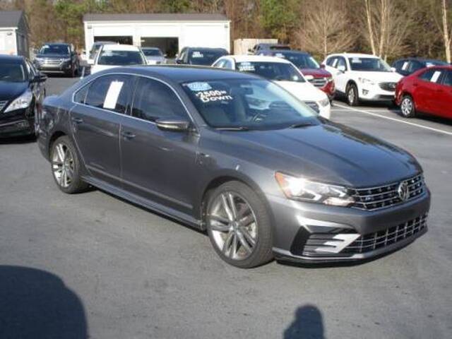 2017 Volkswagen Passat R-Line &nbsp; $12,995
